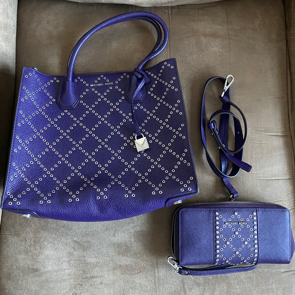 Michael Kors handbag with shoulder strap w/ wallet